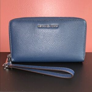 Michael Kors Phone Wristlet